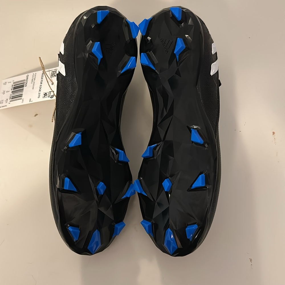 Adidas boys Predator Edge 3 Soccer cleats - Picture 3 of 5